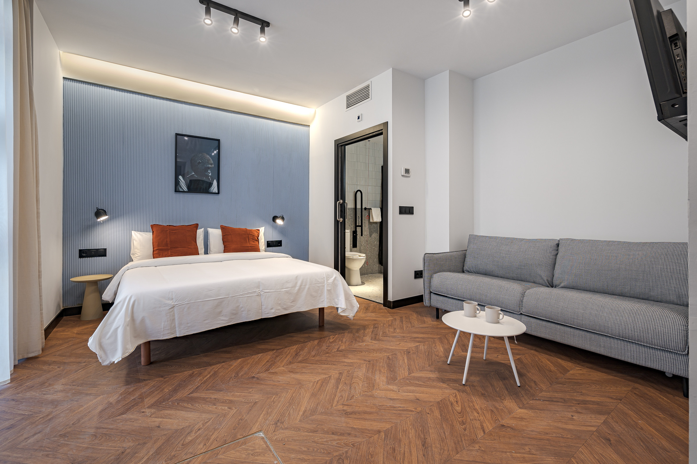Style | Triple Accessible Suite — Madrid, Comunidad de Madrid — vacation rental