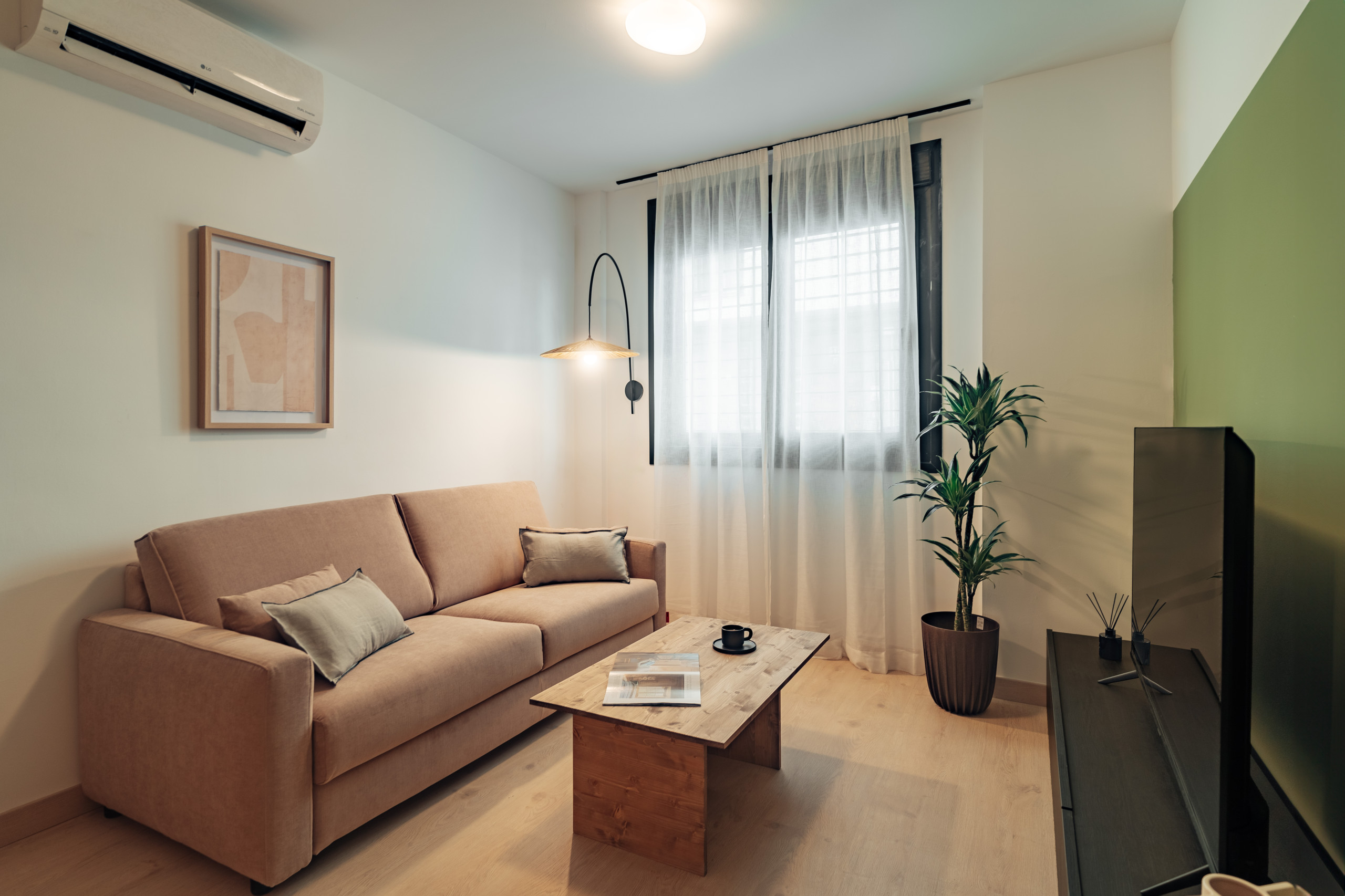Los Olivos | 2-Bedroom Apartment with Patio  — Sevilla, Andalucía — vacation rental