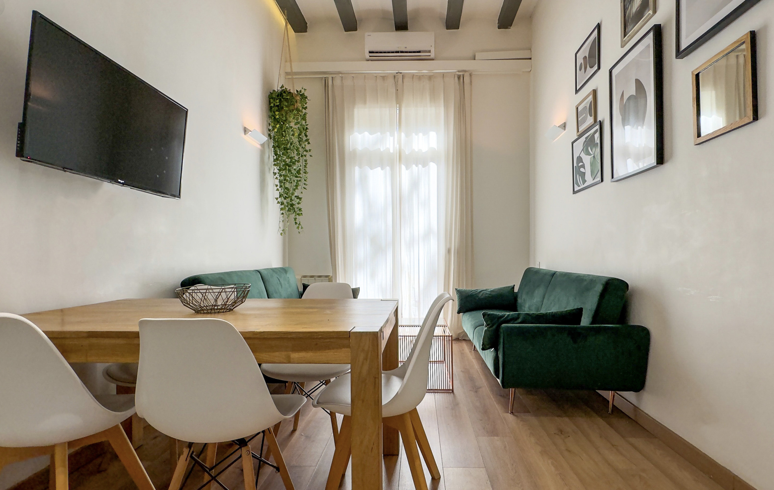Aqua | 3-Bedroom Apartment with Balcony — Barcelona, Catalunya — vacation rental